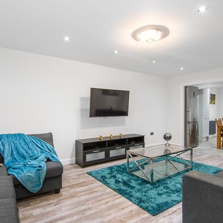 גרייבסנד Onsitestays - Spacious 3 Bed House With Garden, Wifi & 4 Plus Parking מראה חיצוני תמונה